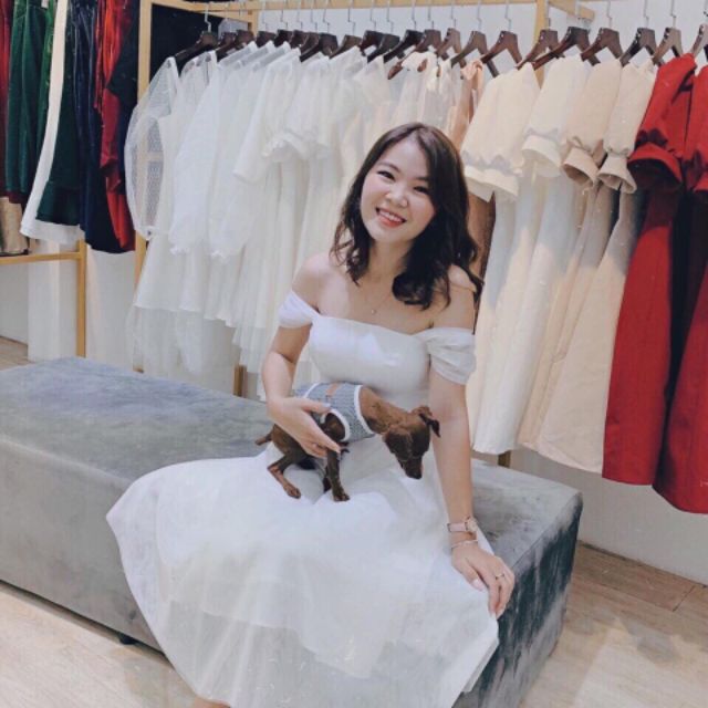 Đầm trắng bẹt vai