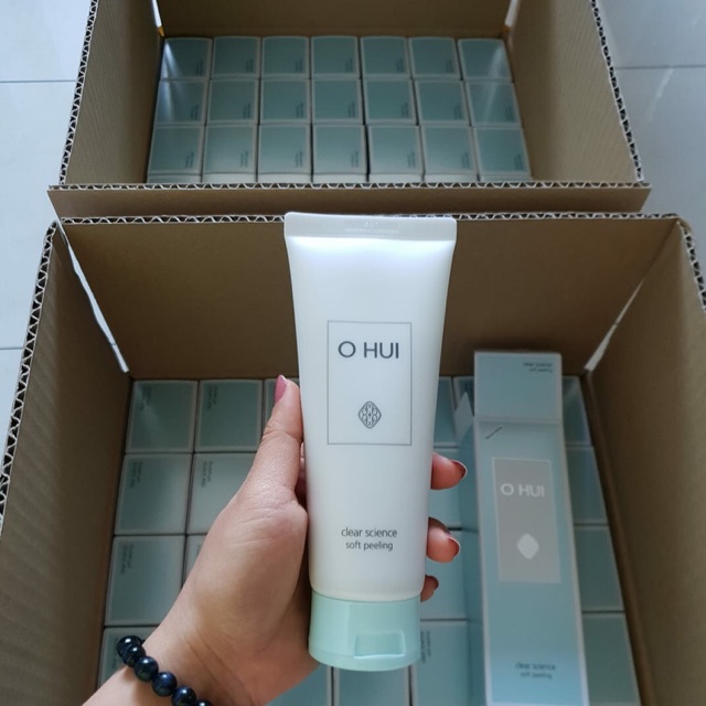 Tẩy da chết ohui xanh 150ml
