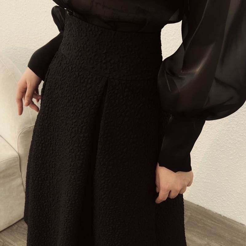 Chân váy đen midi GANIS thiết kế H.I.U ROOM , vải gấm dập nhiệt cao cấp dáng dài 2 lớp H.I.U design 2022. | WebRaoVat - webraovat.net.vn