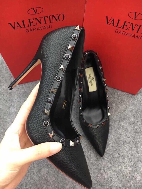 GIÀY NỮ VALENTINO