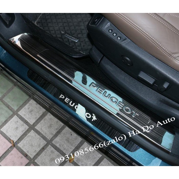 Bộ Ốp Bậc Cửa Trong Ngoài Xe Peugeot 5008, chất liệu Titan