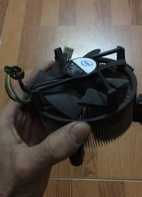 Tản nhiệt stock intel 1366 bị lỗi fan