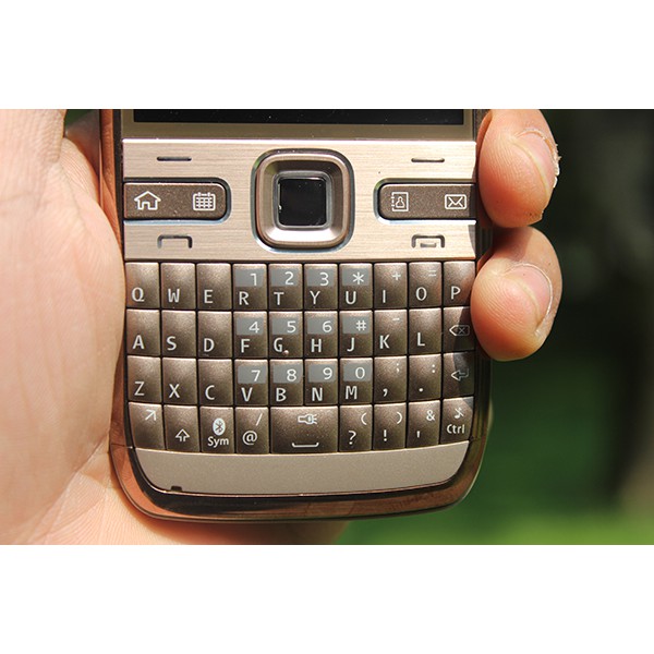 Điện Thoại Nokia E72 Bàn Phím QWERTY