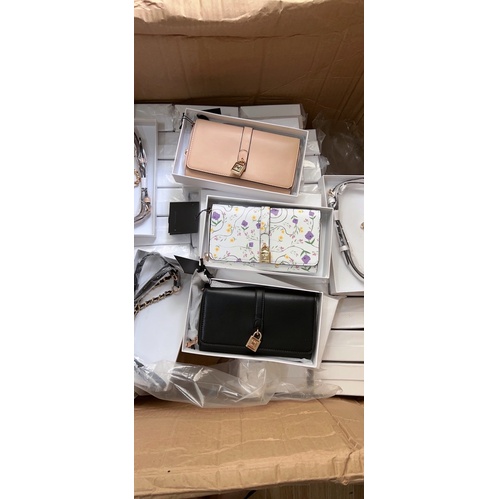 TÚI kẹp nách LYN  𝐦𝐚̂̃𝐮 𝐦𝐨̛́𝐢