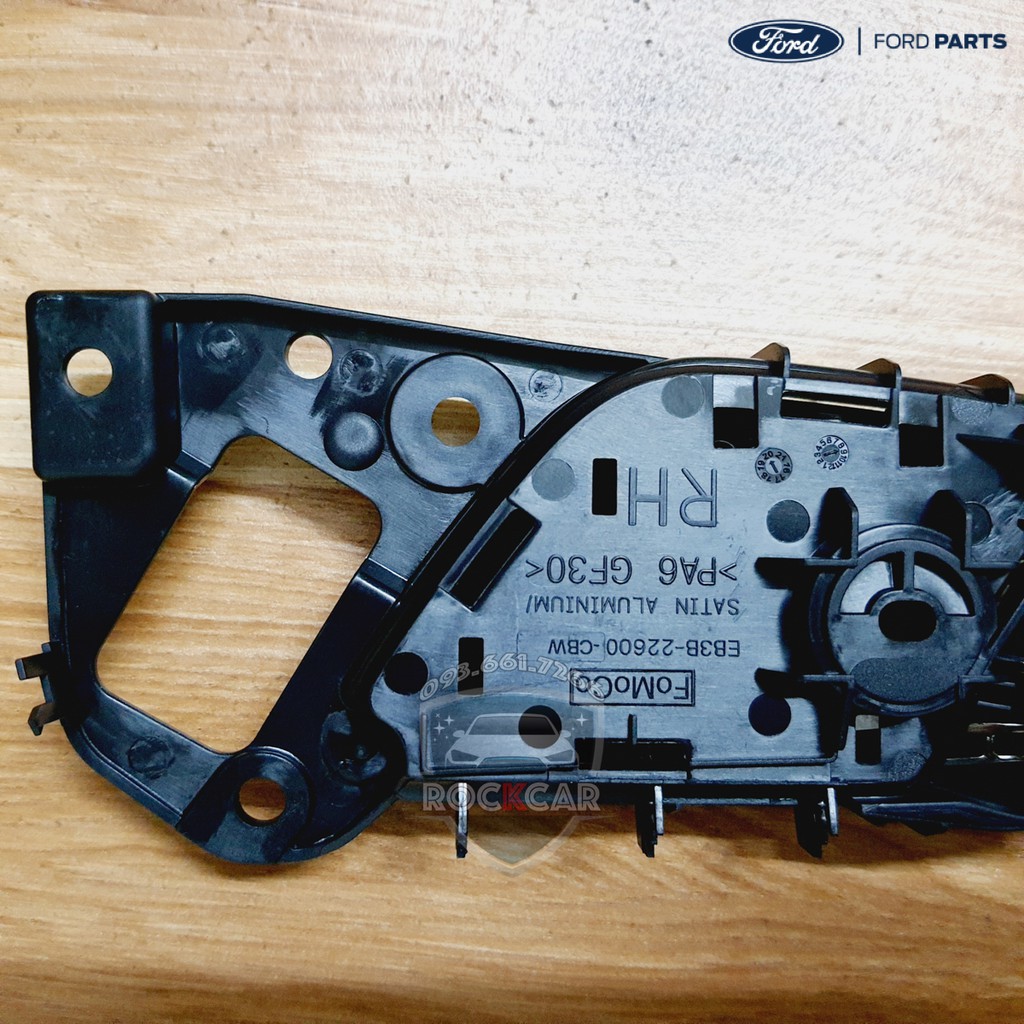 Tay mở cửa trong Ranger Everest FORD - Nhập Khẩu Thái Lan chính hãng Ford