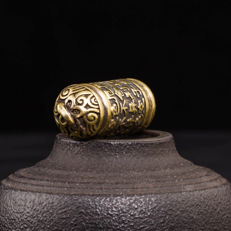 Tượng Nhỏ Phong Thủy Bằng Đồng Kiểu Dáng Hình Trụ Kinh Phật, Đem Lại Sự May Mắn Tài Lộc (Kích Thước: 3.8cm x 1.3cm) | BigBuy360 - bigbuy360.vn