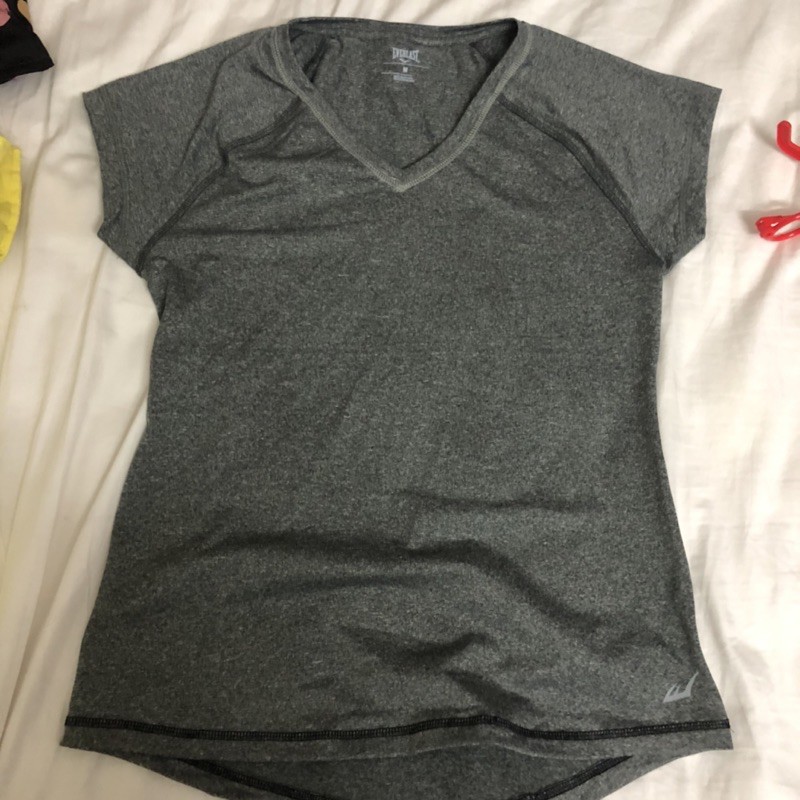 Áo thun thể thao cổ tim Everlast
