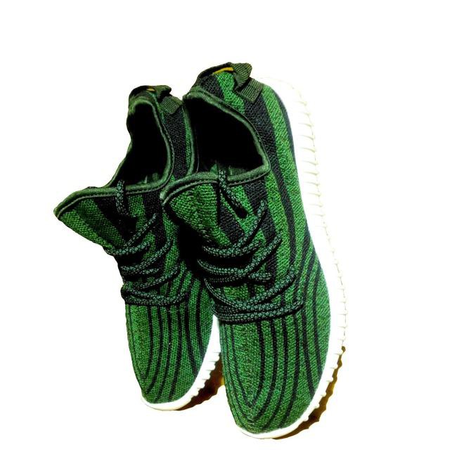 Giày Thể Thao Adidas Yeezy V2 Họa Tiết Ngựa Vằn Cá Tính