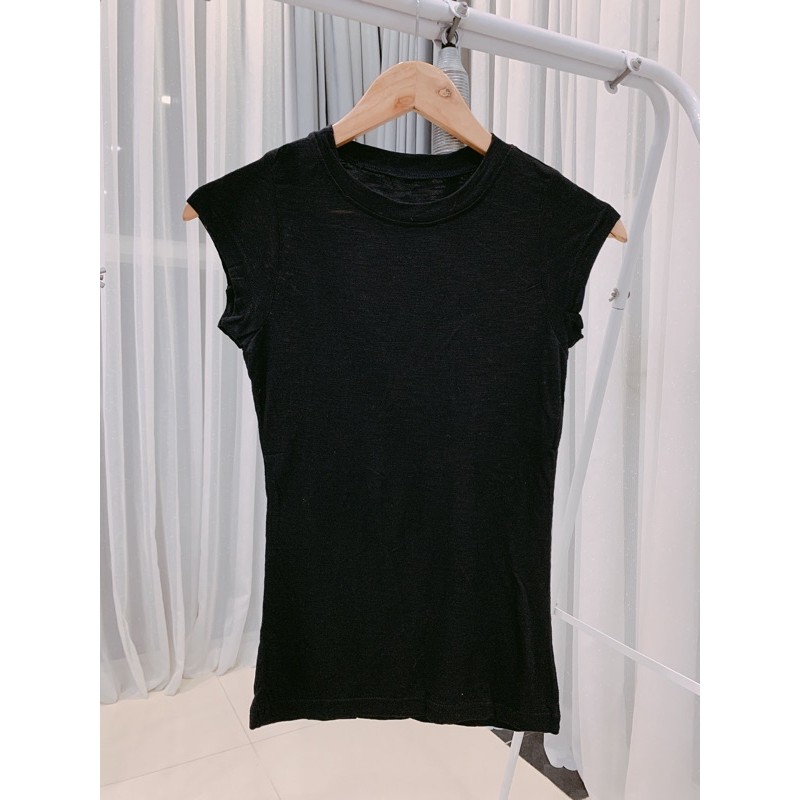 Áo thun trơn cổ tim, cổ tròn basic cộc tay form ôm vừa phải chất thun cotton | BigBuy360 - bigbuy360.vn