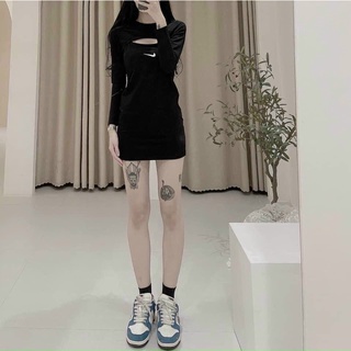 Váy body khoét ngực tay dài