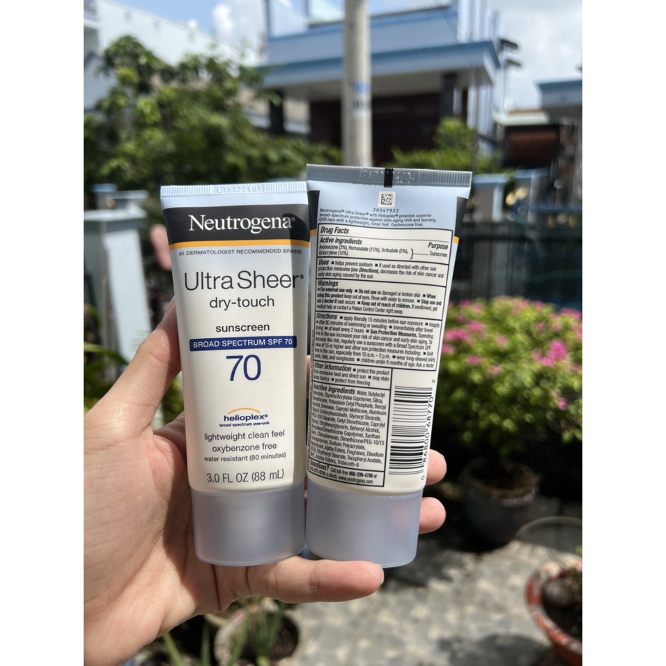 Kem chống nắng chống lão hoá Neutrogena Age Shield Face Oil-free Sunscreen SPF110