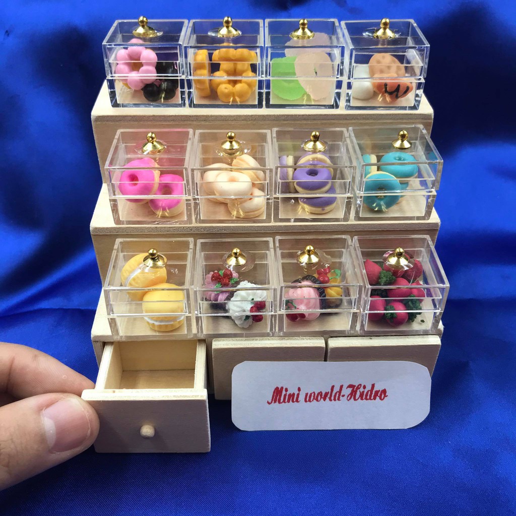 Mô hình khay hộp bánh mica dùng cho trang trí nhà búp bê BJD 1/8 1/12 mini tí hon Miniature tủ quầy gỗ trưng bày bánh.