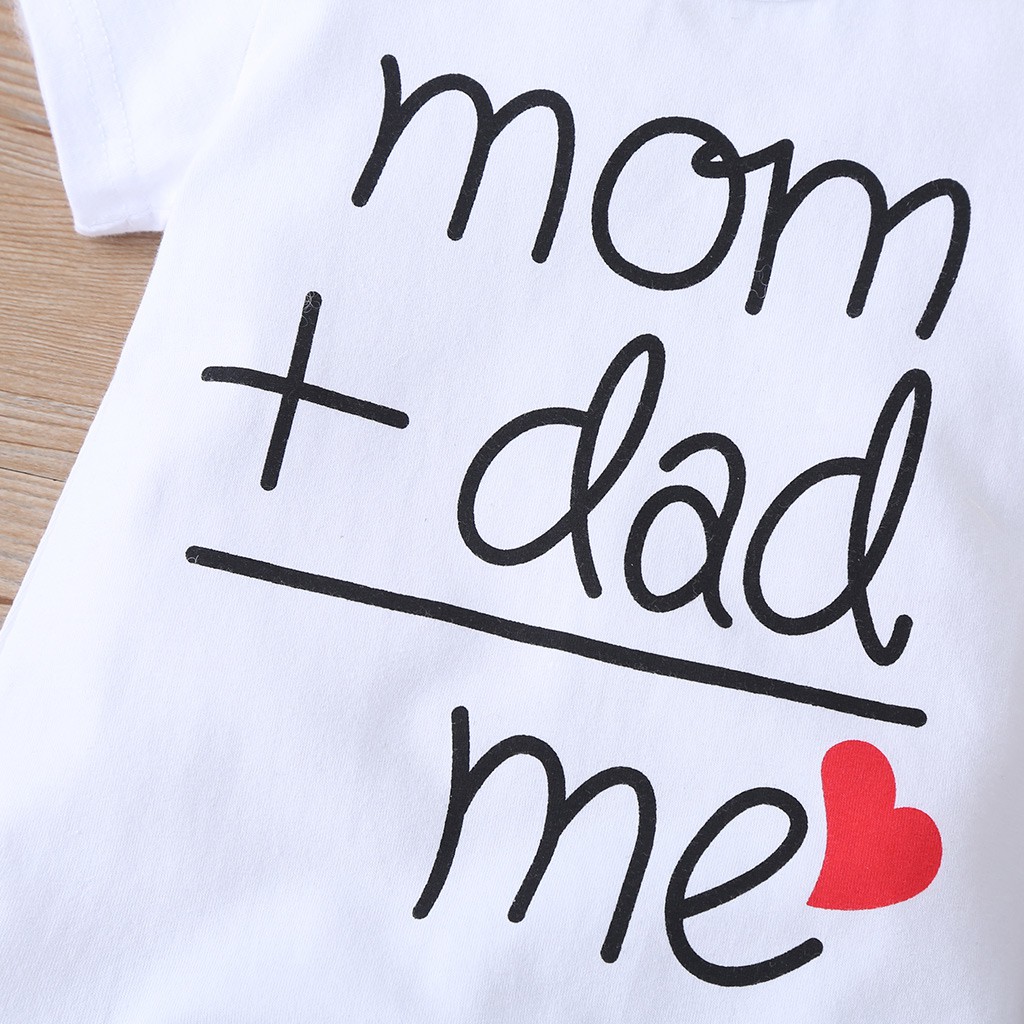 Bộ Bodysuit Tay Ngắn In Chữ MOM DAD ME