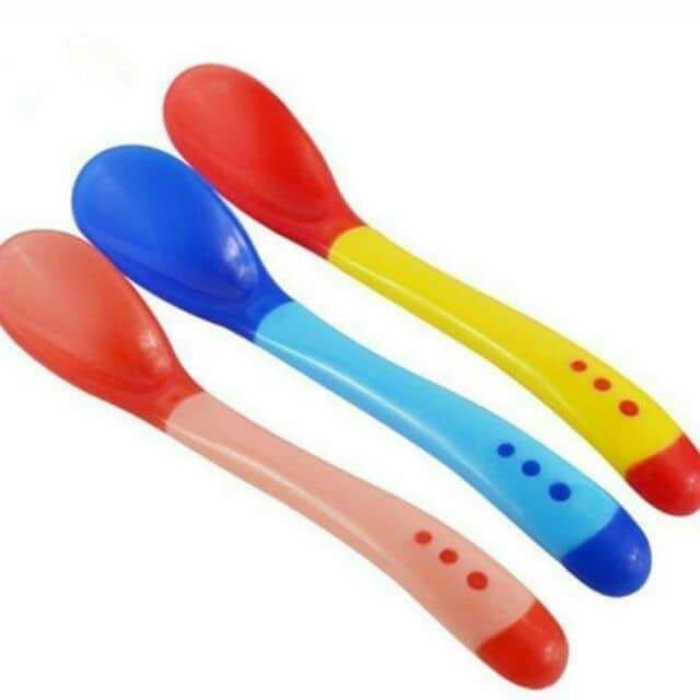 Thìa báo nóng cho bé