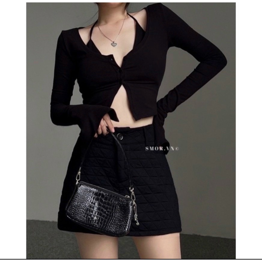 Set Croptop đen tay dài cổ yếm + chân váy
