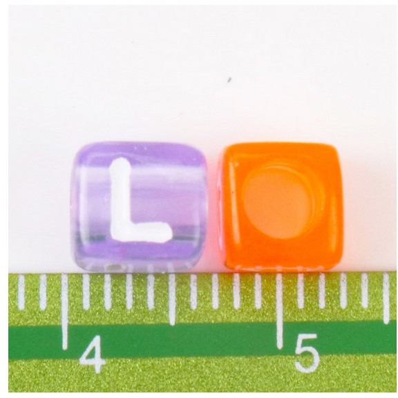 Set 100 hạt vuông 6mm 26 chữ cái nhiều màu sắc dùng để làm đồ trang sức thủ công