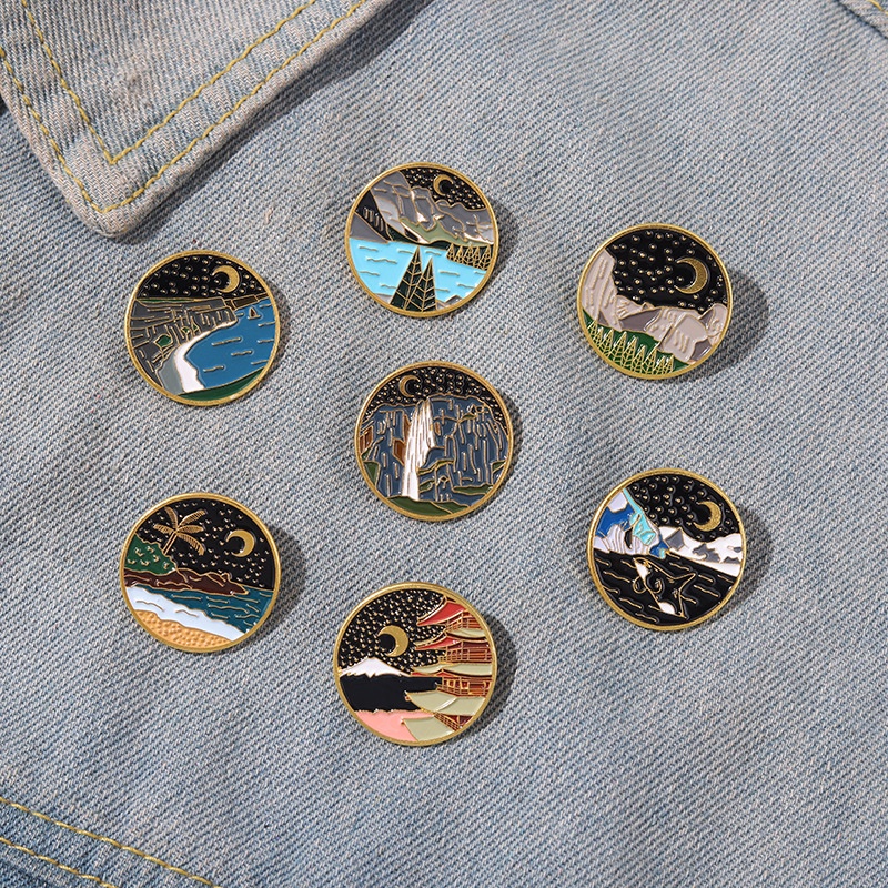 Huy Hiệu Cài Áo Bằng Hợp Kim Hình Mặt Trăng Ngôi Sao Sông Núi Ánh Sáng Ban Đêm