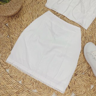 Set crotop viền ren trắng