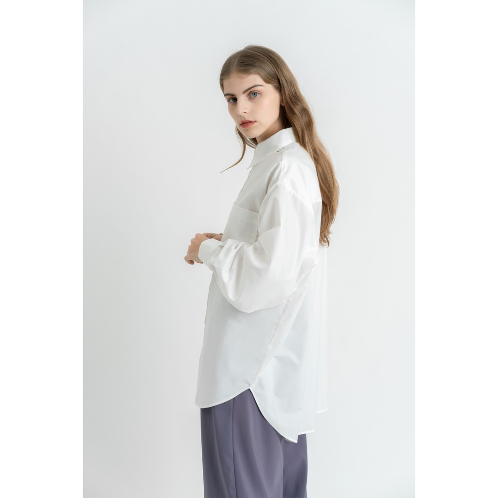 Áo sơ mi nữ KHÂU BY CQ màu trắng Oversized