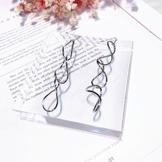 khuyên tai xoắn 3 số 8
