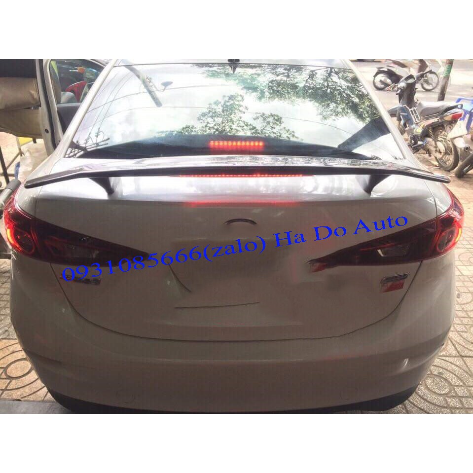 Đuôi gió thể thao có đèn Mazda 3
