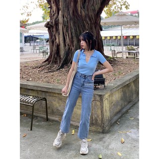 Áo croptop cổ xẻ Bazic one