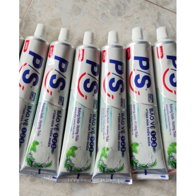 Kem đánh răng closeup không hộp date 2026