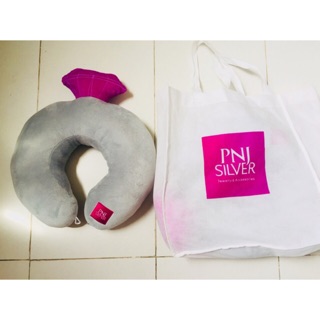 Gối cổ hình chiếc nhẫn kim cương