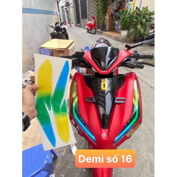 [Mã LIFEAUMAY giảm 10% tối đa 30k đơn 150k] Decal Dán Đèn Demi Vario 2018-2021