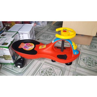 Xe lắc cho bé
