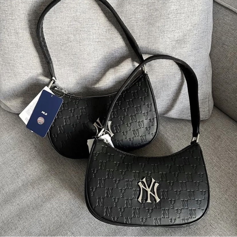 Túi kẹp nách MLB Hono Monogram da bản 2022