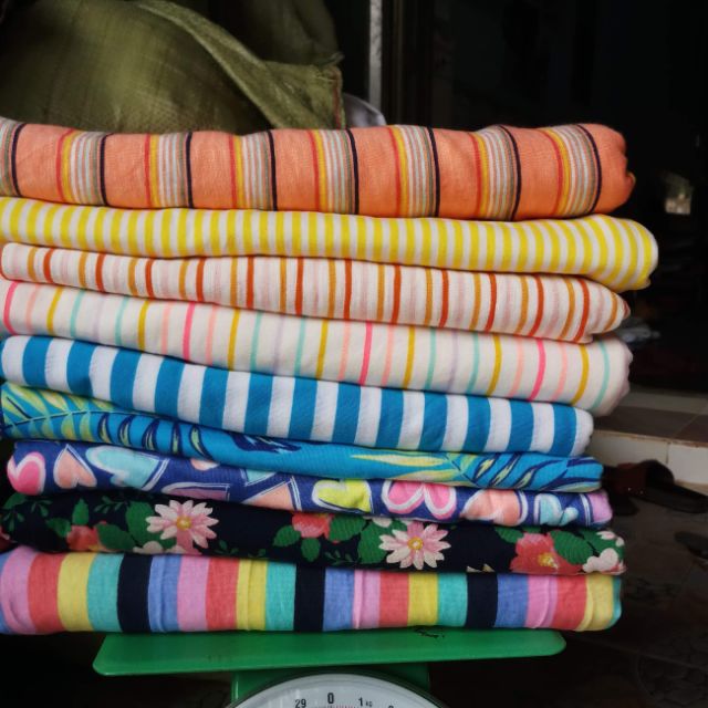 Vải cotton 2c và khúc poly hồng