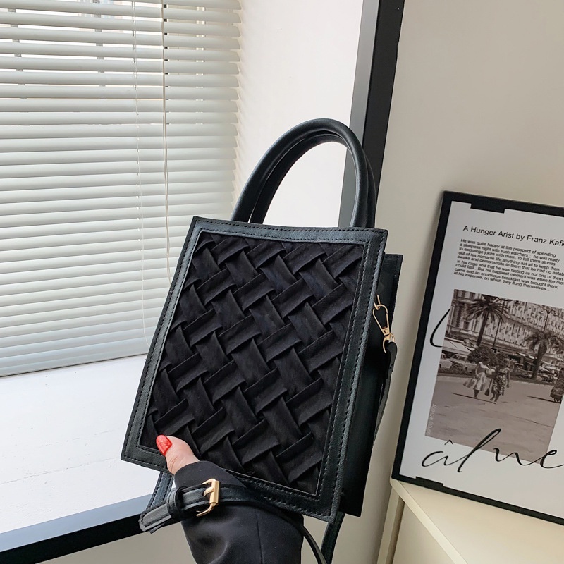 Túi Đeo Vai Đựng Mỹ Phẩm Thiết Kế Mới Cao Cấp Thời Trang Cho Nữ