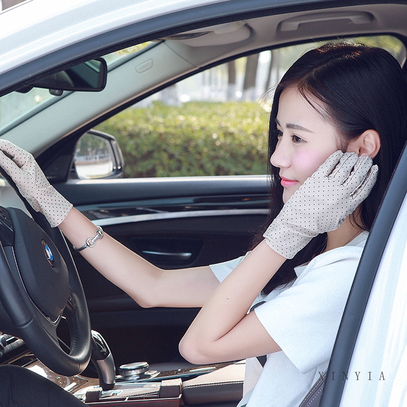 Găng tay chống nắng in họa tiết chấm bi cho nữ