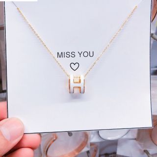 Dây chuyền titan HM bảng to trắng