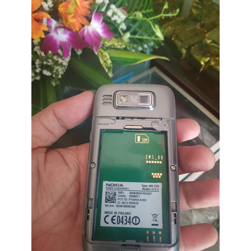Điện thoại Nokia E72 Zin nguyên cây