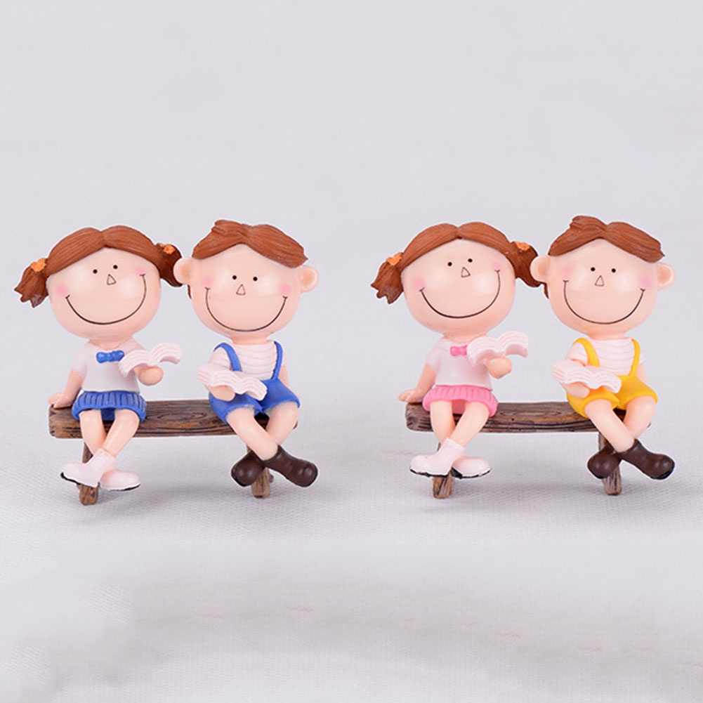 Mô hình bé trai và bé gái ngồi băng ghế trang trí tiểu cảnh DIY dễ thương