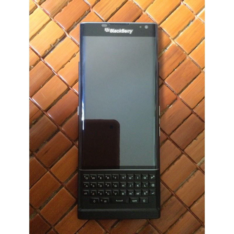 Điện thoại Blackberry Passport bản Pháp