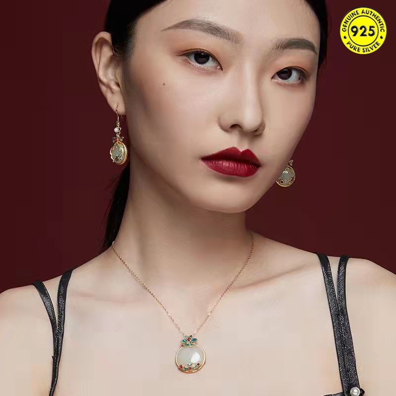 Vòng cổ mặt đá ngọc bích màu sắc phong cách dân tộc cổ điển cho nữ