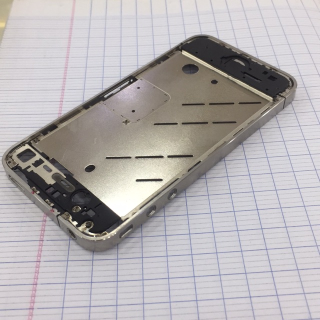 Khung sườn iphone 4g