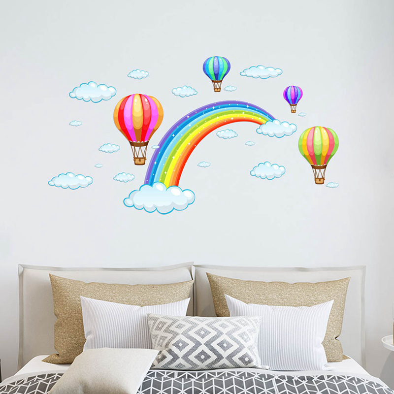Giấy dán tường trang trí phòng ngủ/phòng khách bằng pvc họa tiết khinh khí cầu và đám mây cầu vồng