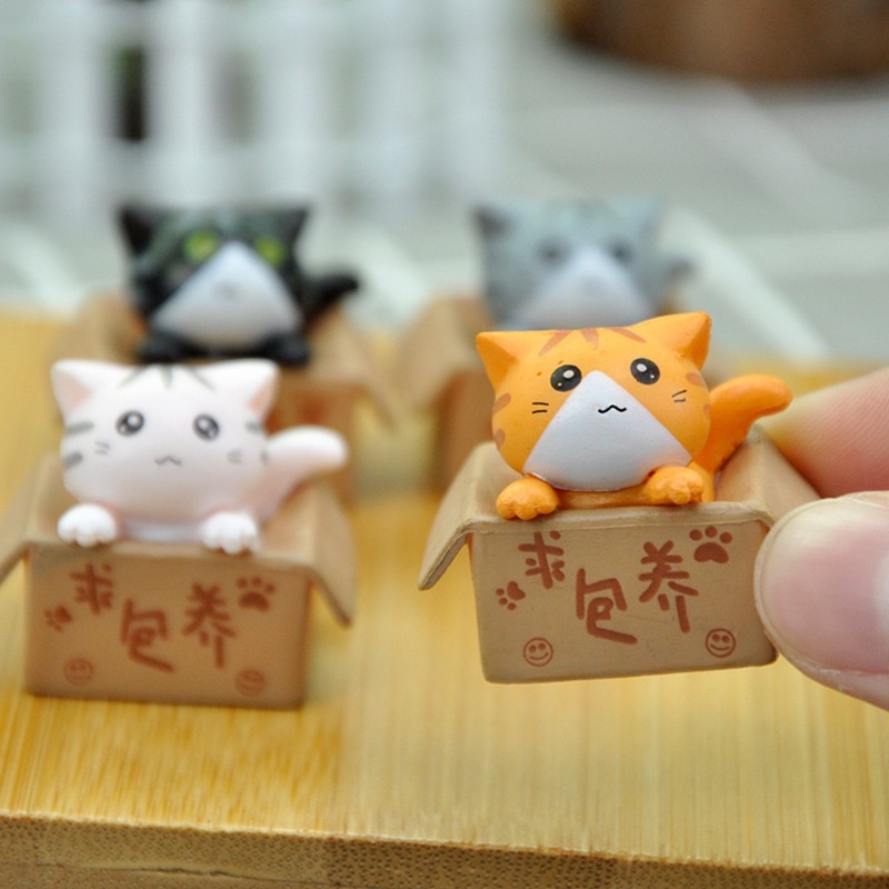 Mô hình mèo ngồi thùng carton dễ thương trang trí bàn làm việc, chậu sen đá, tiểu cảnh, decor nhà cửa - Mee Store
