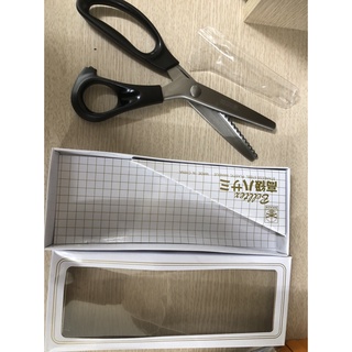 Kéo cắt vải răng cưa