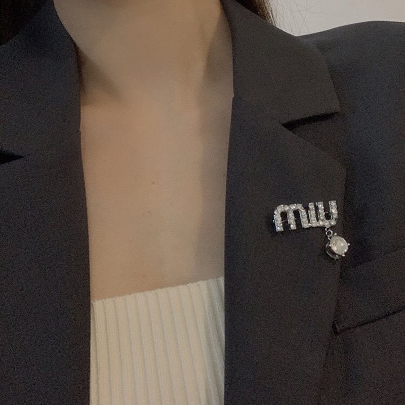 Ghim Cài Áo Kim Loại Hình Chữ Cái Đính Đá Toàn Diện