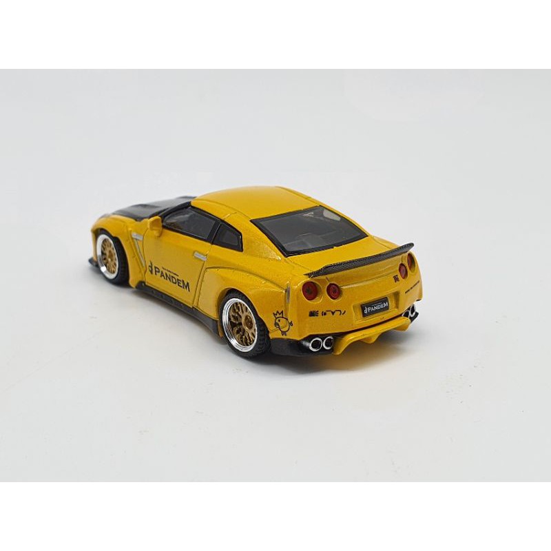 Xe Mô Hình Pandem Nissan GT-R LHD 1:64 MiniGT ( Vàng )