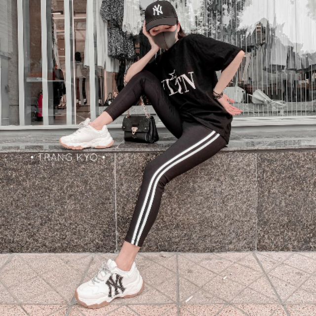 Set legging VLTN sport ✌🏻✌🏻✌🏻✌🏻✌🏻
Chất liệu cotton 4 chiều cực mats cho mùa Civid nha 💋💋