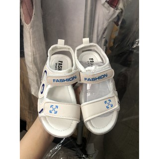 Giày sandal be gai