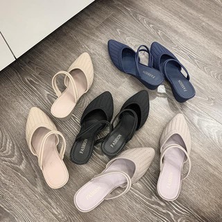Giày nhựa đi mưa