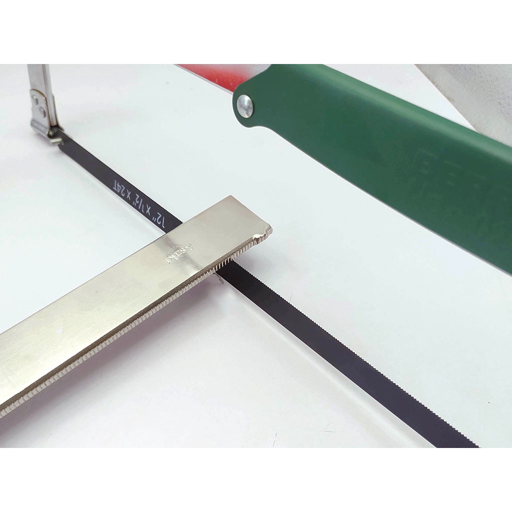 Cưa sắt cầm tay có lưỡi 300mm Berrylion