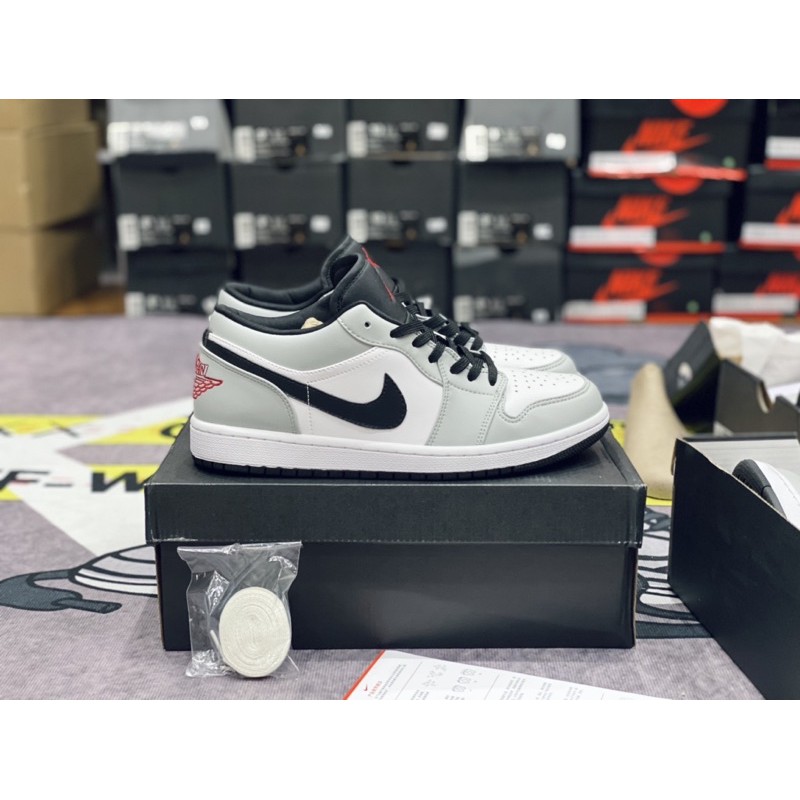 [AGsneaker] Giày thể thao cổ thấp chân bè fit lên 1 size màu xám trắng đen... | BigBuy360 - bigbuy360.vn